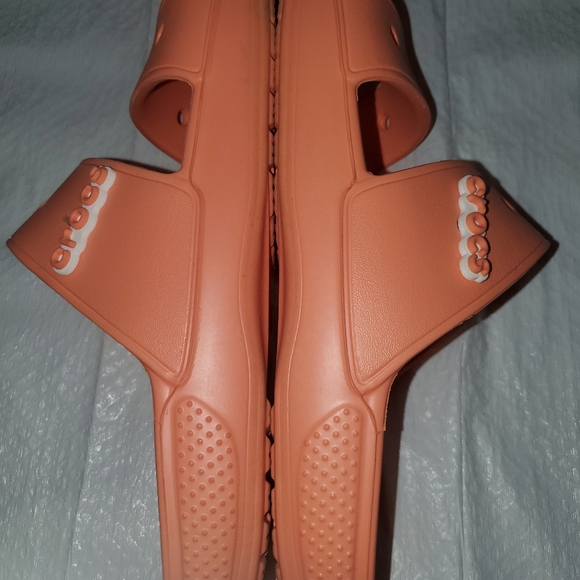 Sandals - Picture 2 of 4